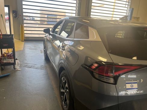 Used 2023 Kia Sportage EX image 7