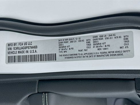 Used 2023 Jeep Grand Cherokee L Laredo image 12