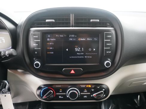 Used 2023 Kia Soul LX w/ LX Technology Package FWD image 18