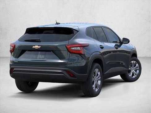 New 2026 Chevrolet Trax LS image 5