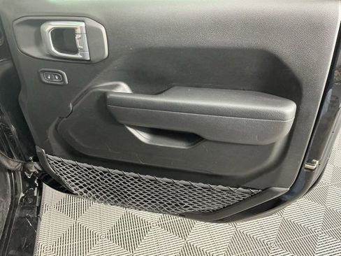 Used 2023 Jeep Wrangler Sport S image 13