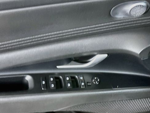 Used 2025 Hyundai Elantra SEL FWD image 15