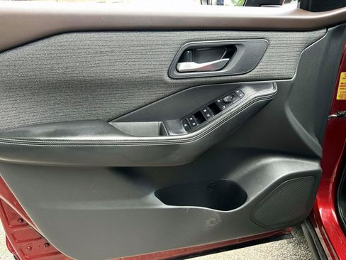 Used 2021 Nissan Rogue SV AWD/4WD image 15