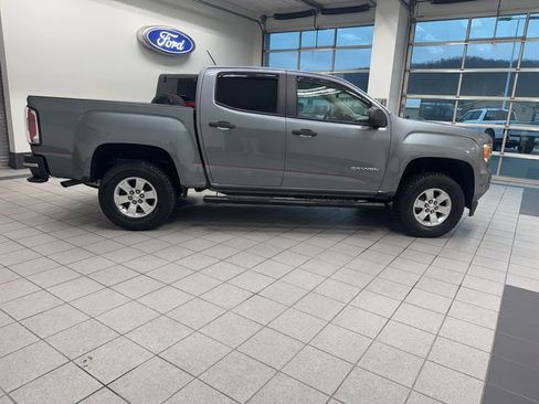 Used 2020 GMC Canyon 2WD Crew Cab w/ Convenience Package image 18