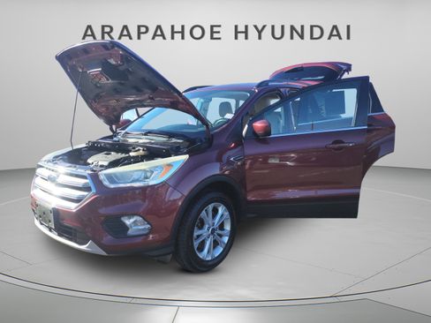 Used 2018 Ford Escape SEL image 2