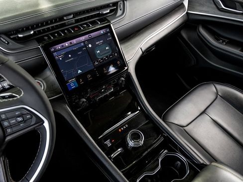 Used 2023 Jeep Grand Cherokee L Limited image 34