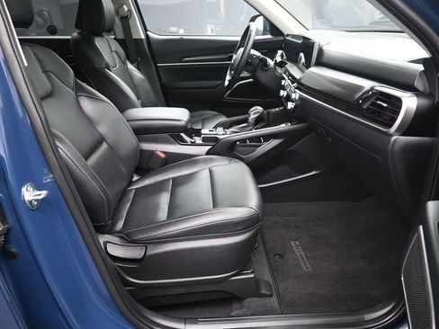 New 2025 Kia Telluride S image 42