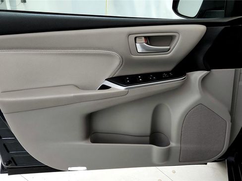 Used 2016 Toyota Camry XLE image 22