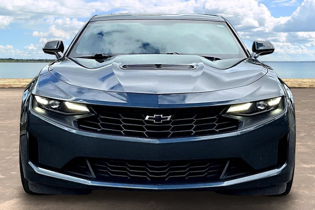Used 2022 Chevrolet Camaro LT w/ Technology Package RWD image 2