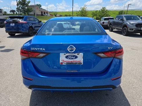 Used 2022 Nissan Sentra SV w/ Electronics Package FWD image 4