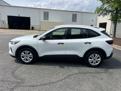 Used 2023 Ford Escape FWD image 8