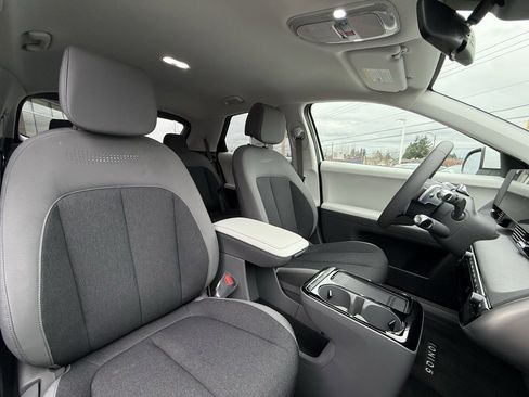 Certified 2025 Hyundai Ioniq 5 SE image 18