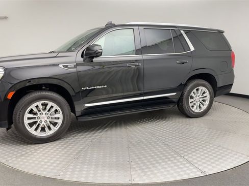 Used 2021 GMC Yukon SLT w/ SLT Premium Package image 6