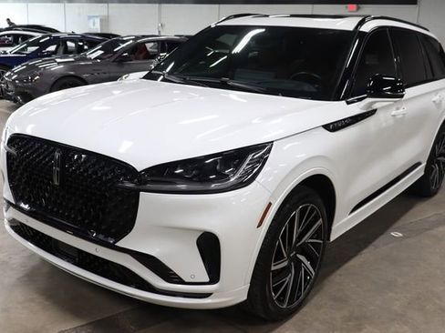 Used 2025 Lincoln Aviator Black Label w/ Jet Appearance Package AWD/4WD image 1