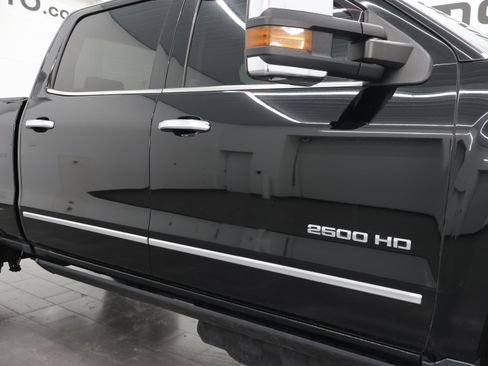 Used 2018 Chevrolet Silverado 2500 LTZ w/ Duramax Plus Package image 23
