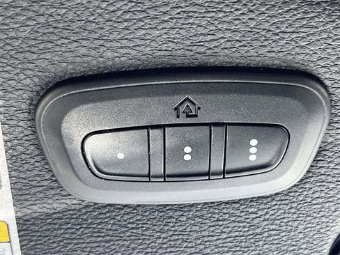 Used 2020 Jeep Wrangler Unlimited Sahara image 34