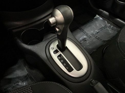 Used 2016 Nissan Versa SV image 19