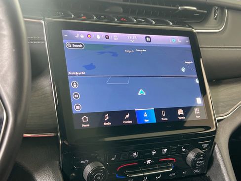 Used 2023 Jeep Grand Cherokee Overland w/ Adv Protech Group III image 13