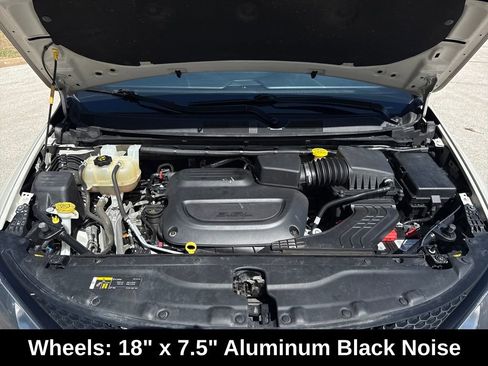 Used 2020 Chrysler Pacifica Limited image 41