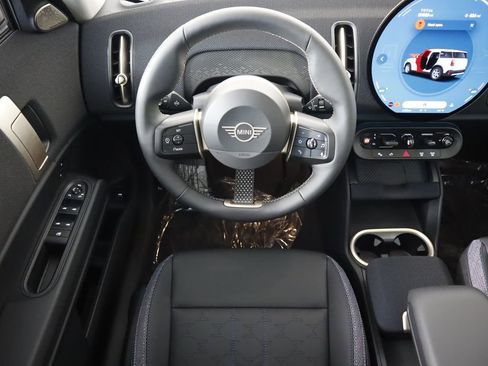 Used 2025 MINI Cooper Countryman S image 12