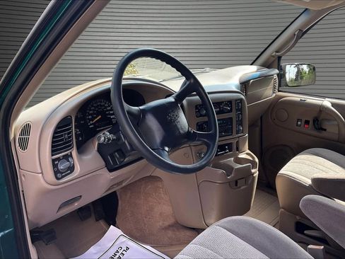 Used 2000 Chevrolet Astro Passenger RWD image 15