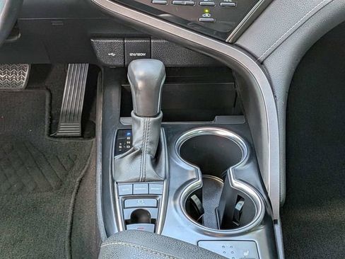 Used 2020 Toyota Camry XSE FWD image 19
