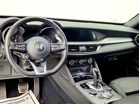 Used 2023 Alfa Romeo Stelvio Veloce image 13
