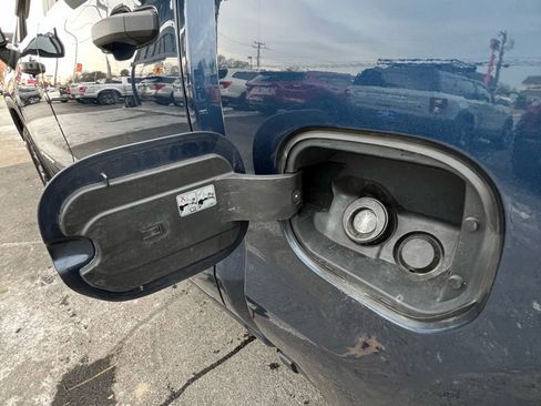 Used 2021 GMC Sierra 1500 1500 w/ Sierra Value Package image 8