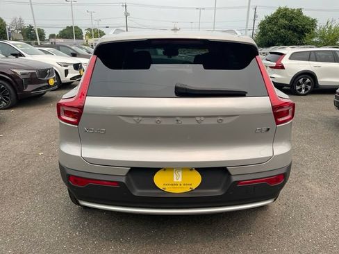 Used 2025 Volvo XC40 B5 Core w/ Protection Package Premier AWD/4WD image 6