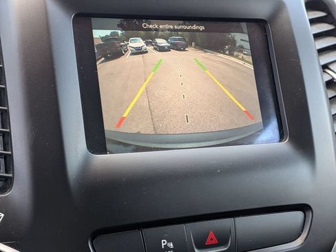 Used 2019 Jeep Cherokee Latitude Plus FWD image 21