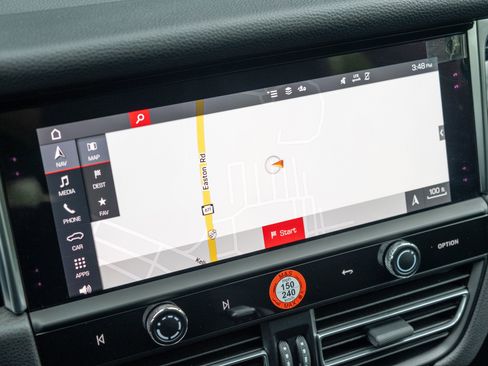 Certified 2023 Porsche Macan AWD/4WD image 26