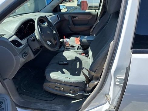 Used 2017 Chevrolet Traverse LS FWD image 4