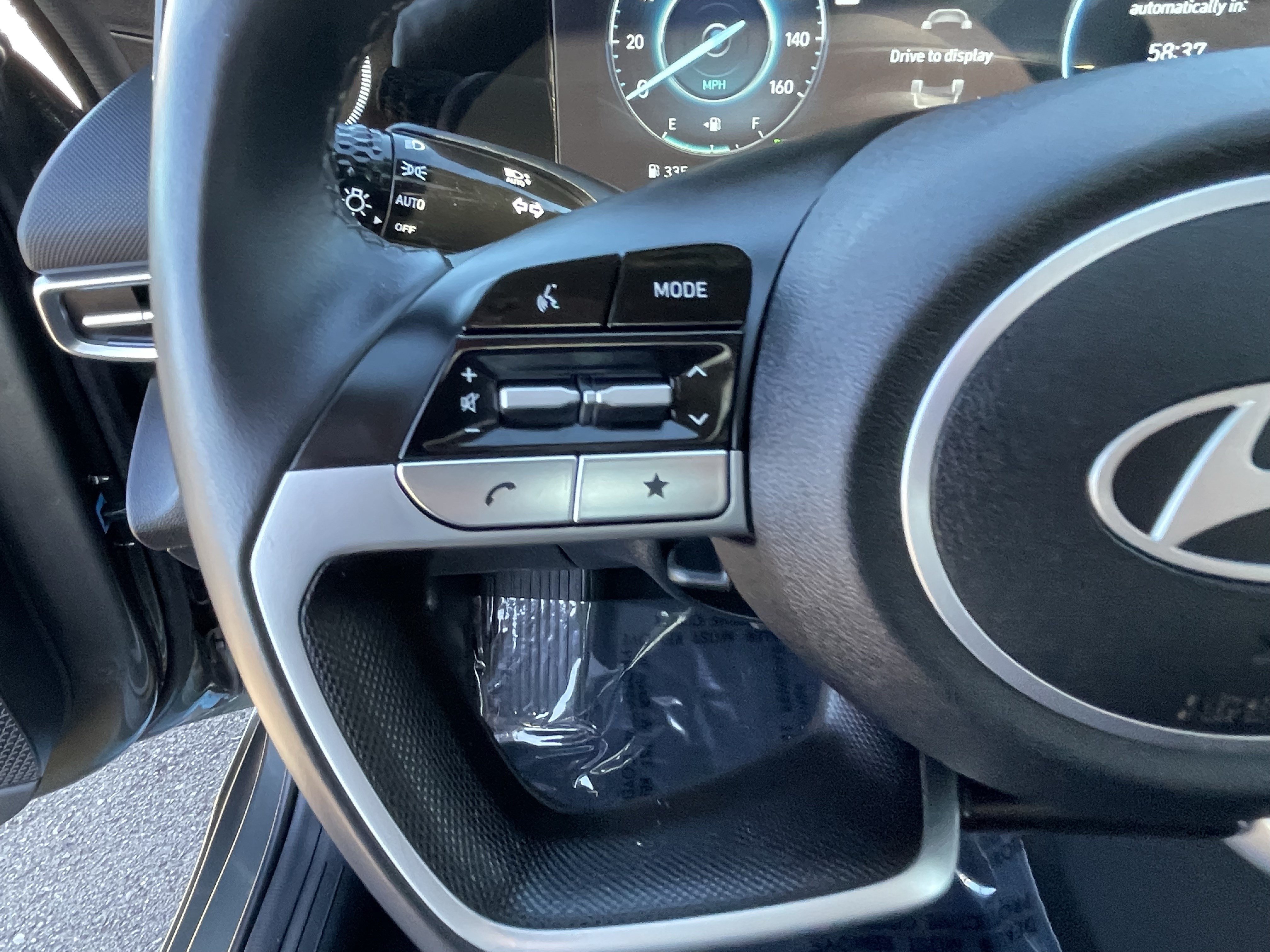 Certified 2025 Hyundai Elantra Limited FWD image 22