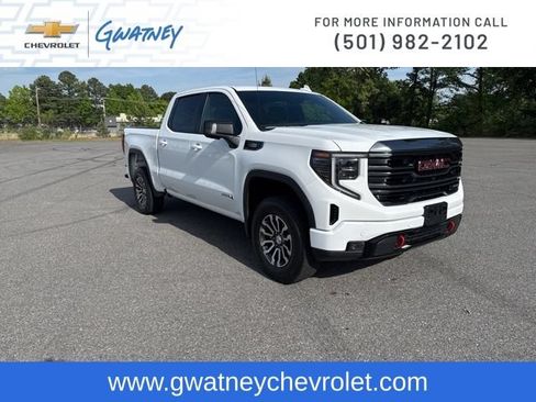 Used 2023 GMC Sierra 1500 AT4 w/ AT4 Premium Package AWD/4WD image 3