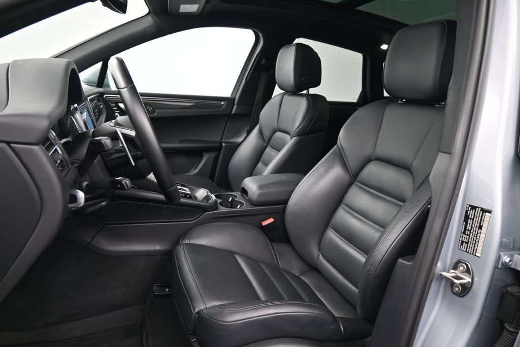 Certified 2023 Porsche Macan S AWD/4WD image 5
