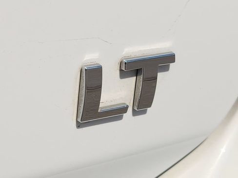 Used 2024 Chevrolet Equinox LT FWD image 12