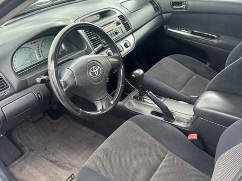 Used 2004 Toyota Camry SE FWD image 5