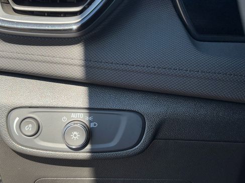 Used 2025 Chevrolet TrailBlazer LT image 28