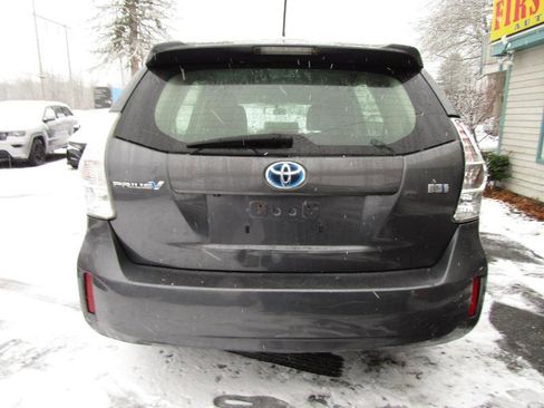 Used 2014 Toyota Prius V Three image 5