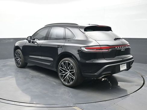 Certified 2024 Porsche Macan AWD/4WD image 3