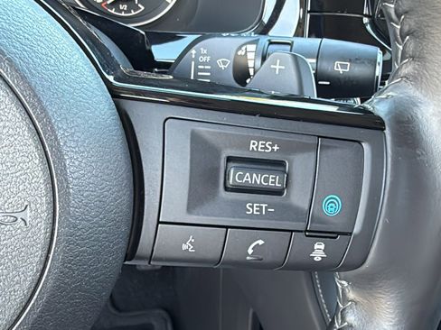 Certified 2023 Nissan Pathfinder SL w/ Black Appearance Package image 11