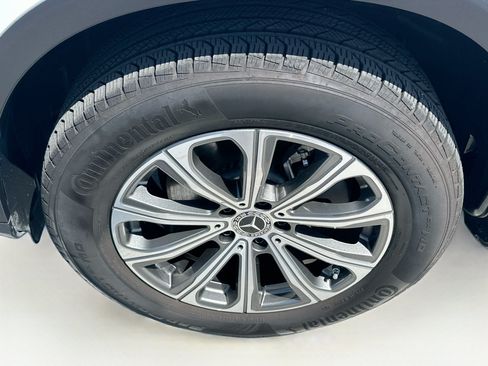 Used 2025 Mercedes-Benz GLC 300 image 31