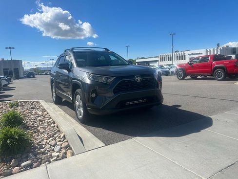 Used 2021 Toyota RAV4 XLE AWD/4WD image 2