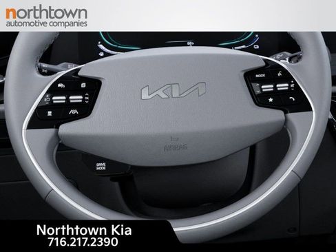 New 2025 Kia Niro EX image 23