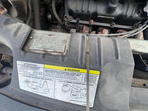 Used 2003 Dodge Caravan Sport FWD image 38