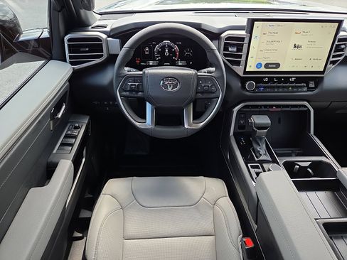 Used 2026 Toyota Tundra Limited AWD/4WD image 11