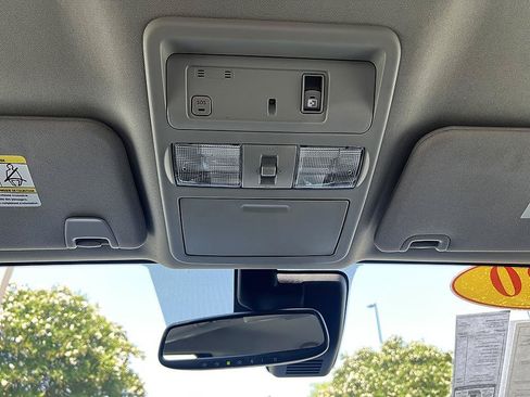 Used 2020 Nissan Titan SV w/ SV Convenience Package RWD image 28