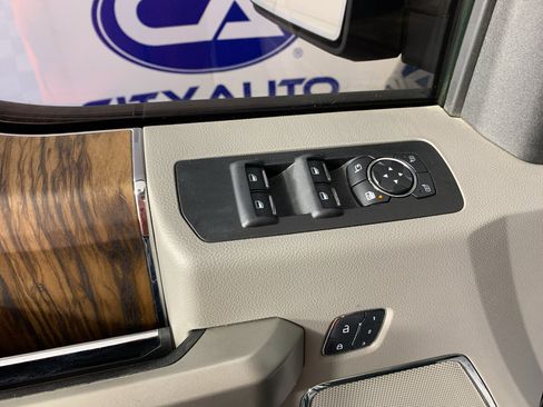 Used 2018 Ford F150 Lariat image 15