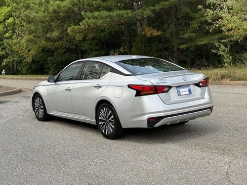 Used 2023 Nissan Altima 2.5 SV image 3