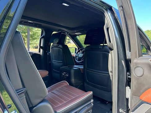 Used 2023 GMC Yukon Denali Ultimate AWD/4WD image 53
